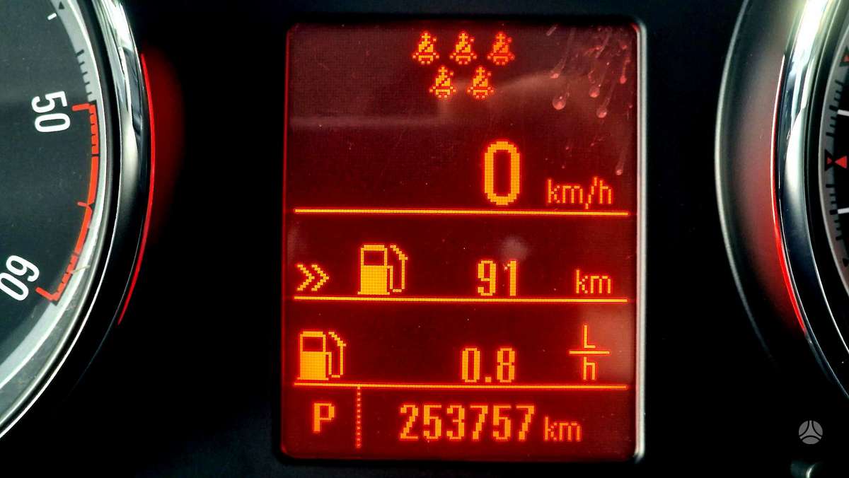 Opel Zafira 2013 — photo 25