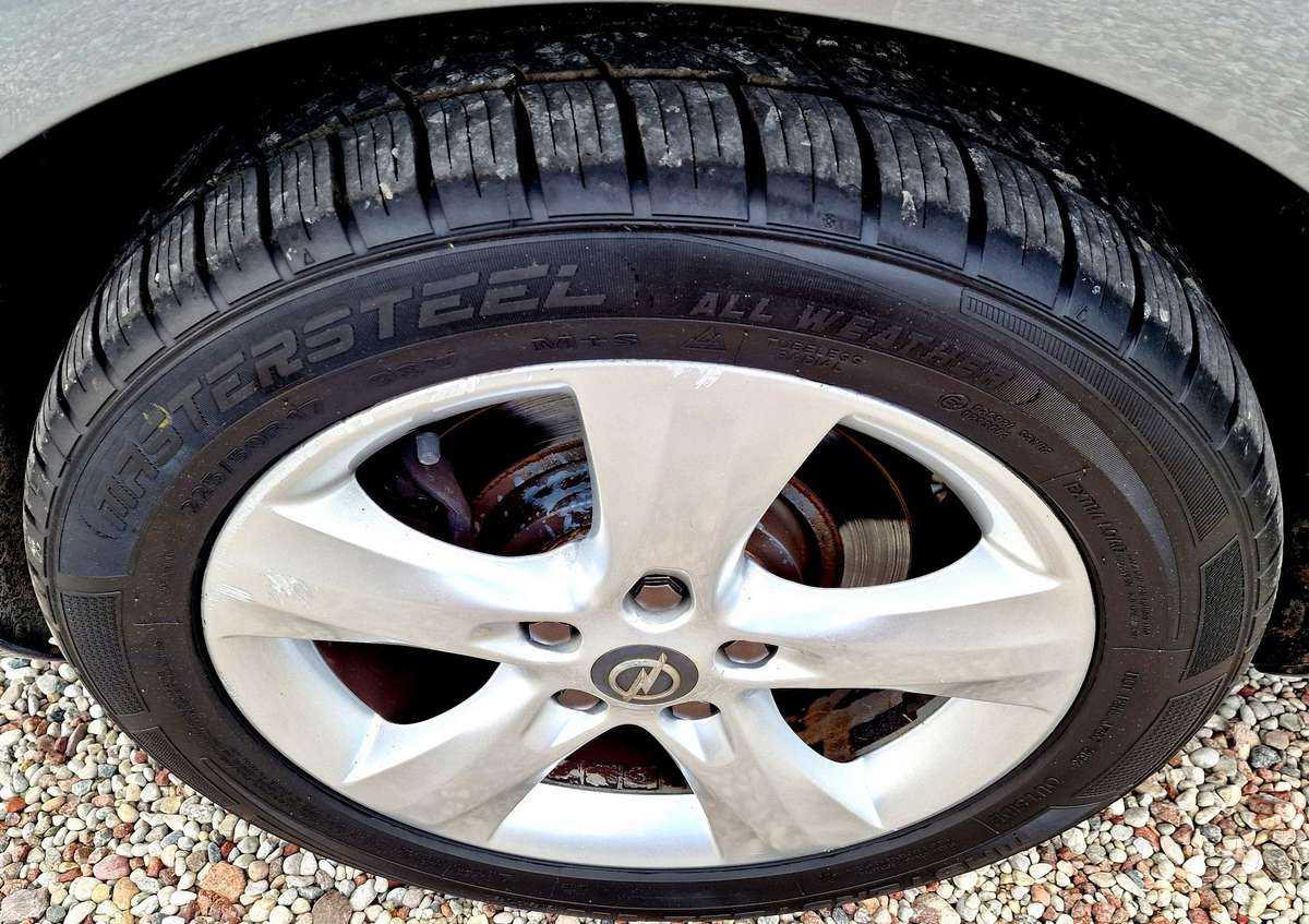 Opel Zafira 2013 — photo 31