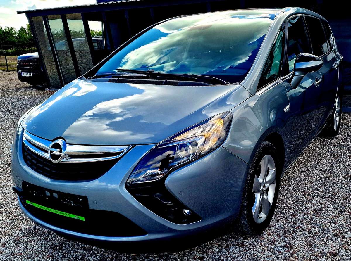 Opel Zafira 2013 — photo 6