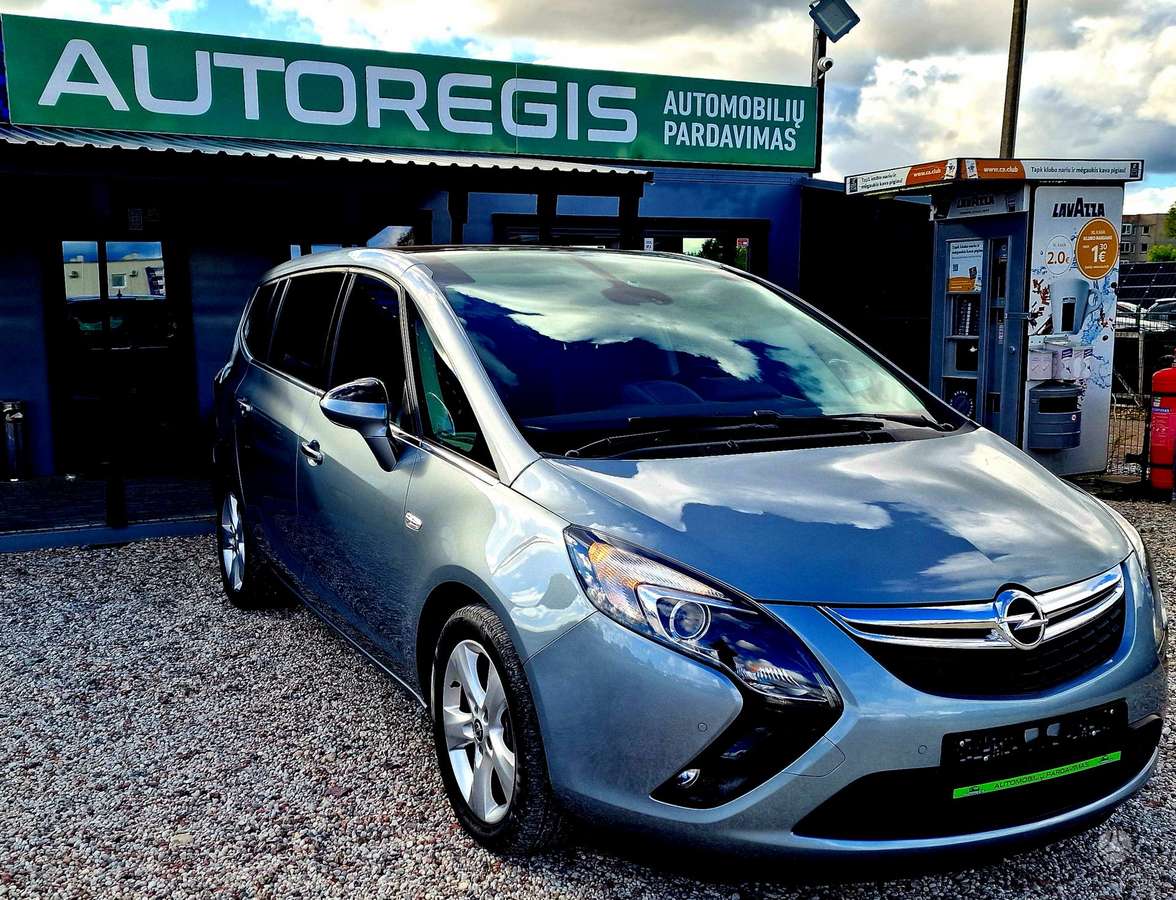 Opel Zafira 2013 — photo 8