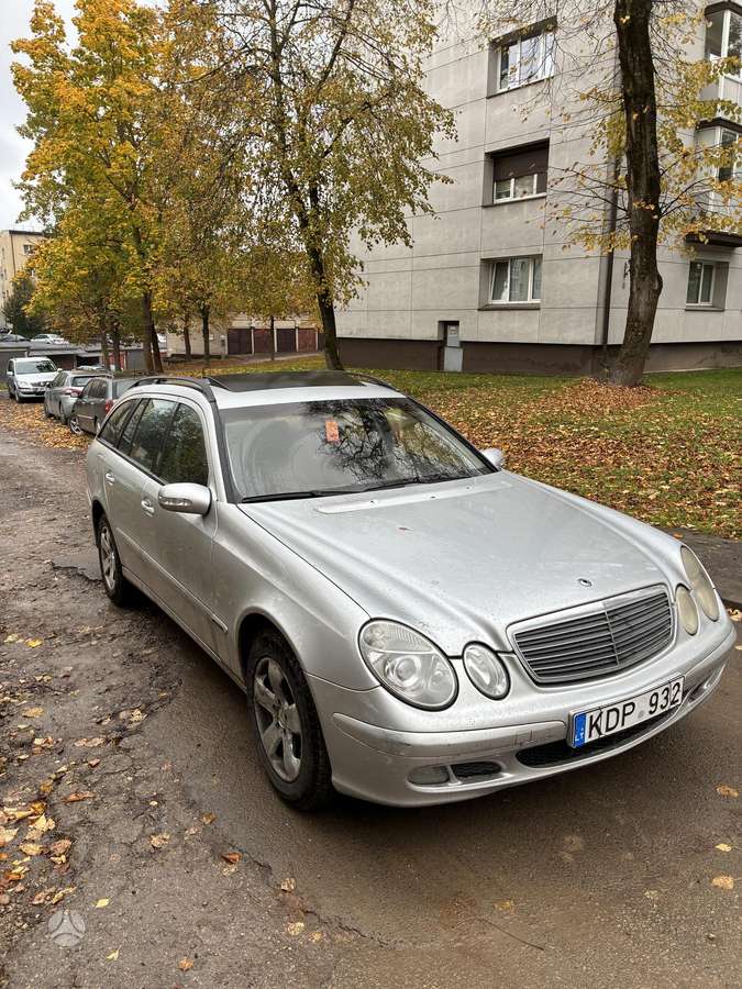 Mercedes-Benz E280 2005 — interior