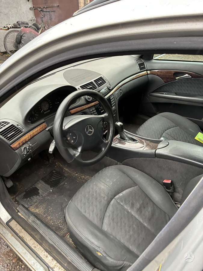 Mercedes-Benz E280 2005 — photo 7