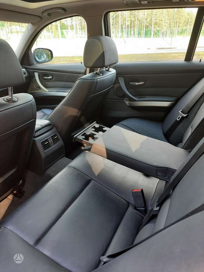 BMW 320 2009 — photo 10