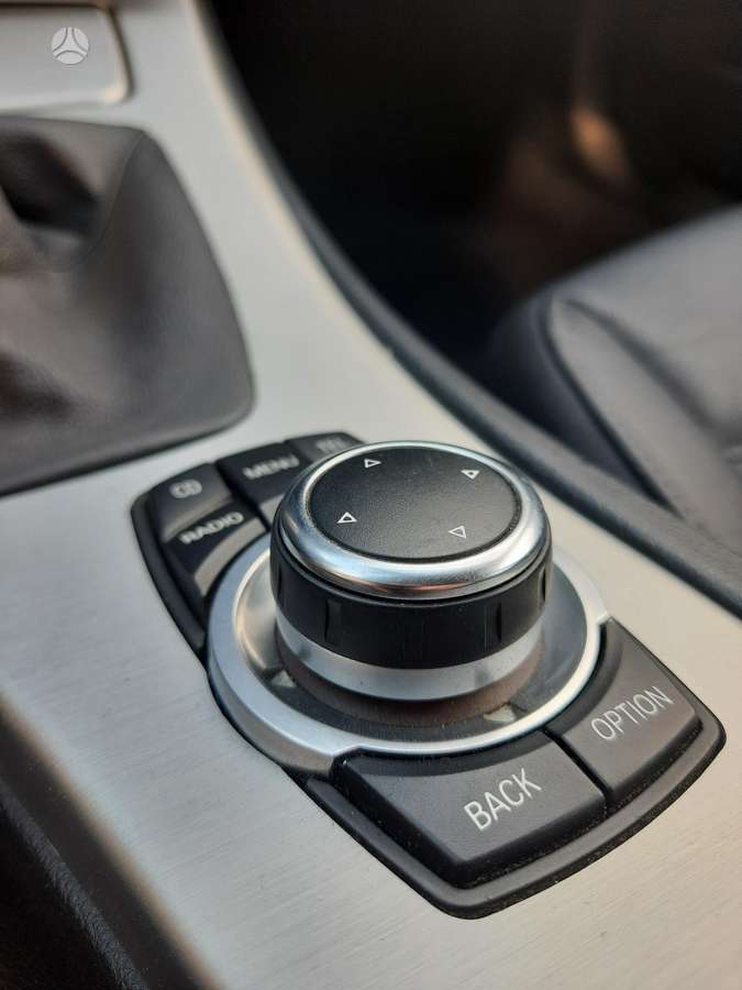 BMW 320 2009 — photo 12