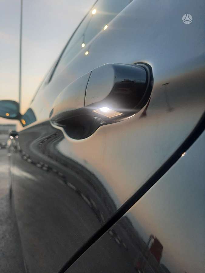 BMW 320 2009 — photo 13