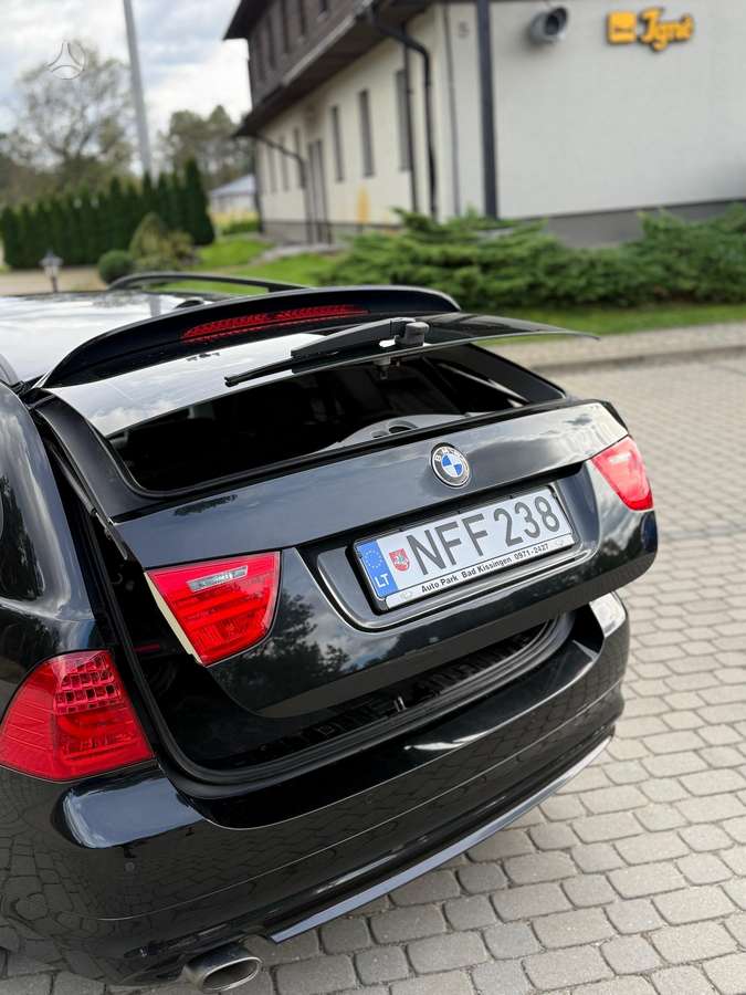BMW 320 2009 — photo 5