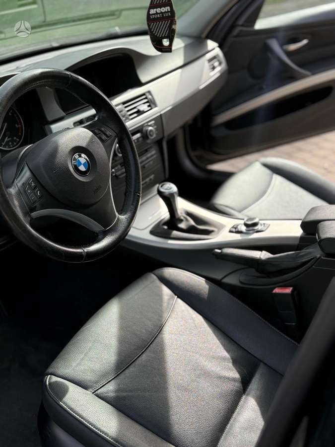 BMW 320 2009 — photo 8