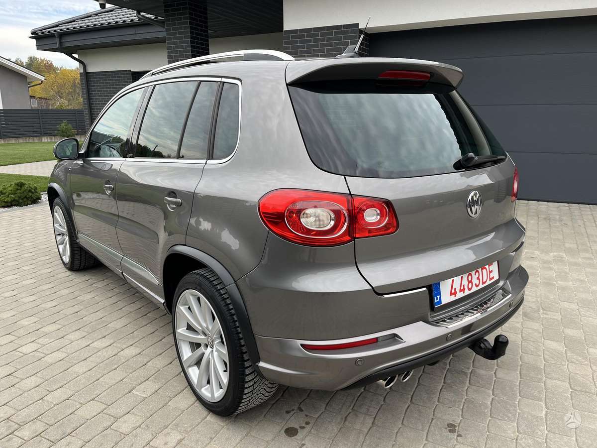 Volkswagen Tiguan 2010 — двигун 1984 cm³, 200 HP (147kW)