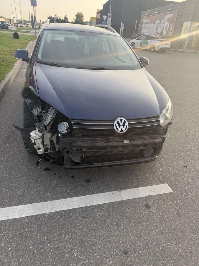 Volkswagen Golf 2010 — вигляд ззаду