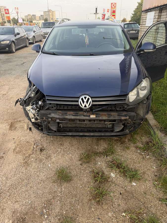 Volkswagen Golf 2010 — двигун 1598 cm³, 105 HP (77kW)