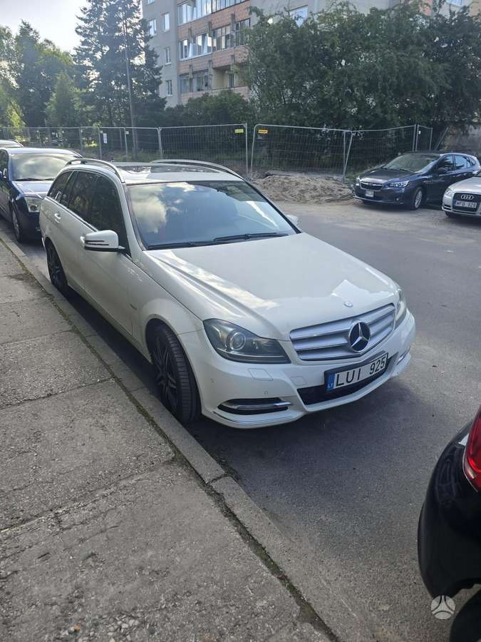 Mercedes-Benz C220, 2012