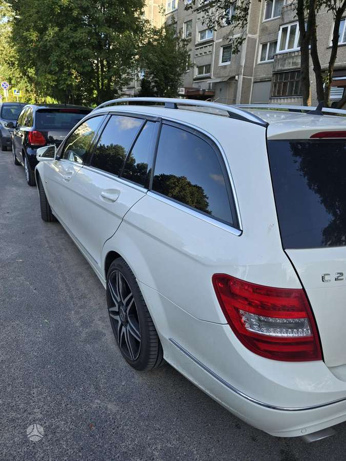 Mercedes-Benz C220 2012 — engine 2143 cm³, 170 HP (125kW)