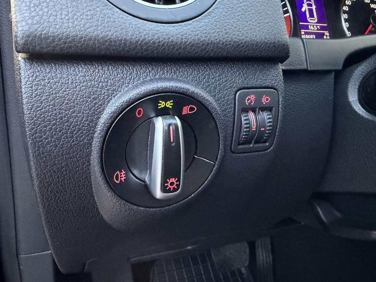 Volkswagen Golf 2012 — photo 36