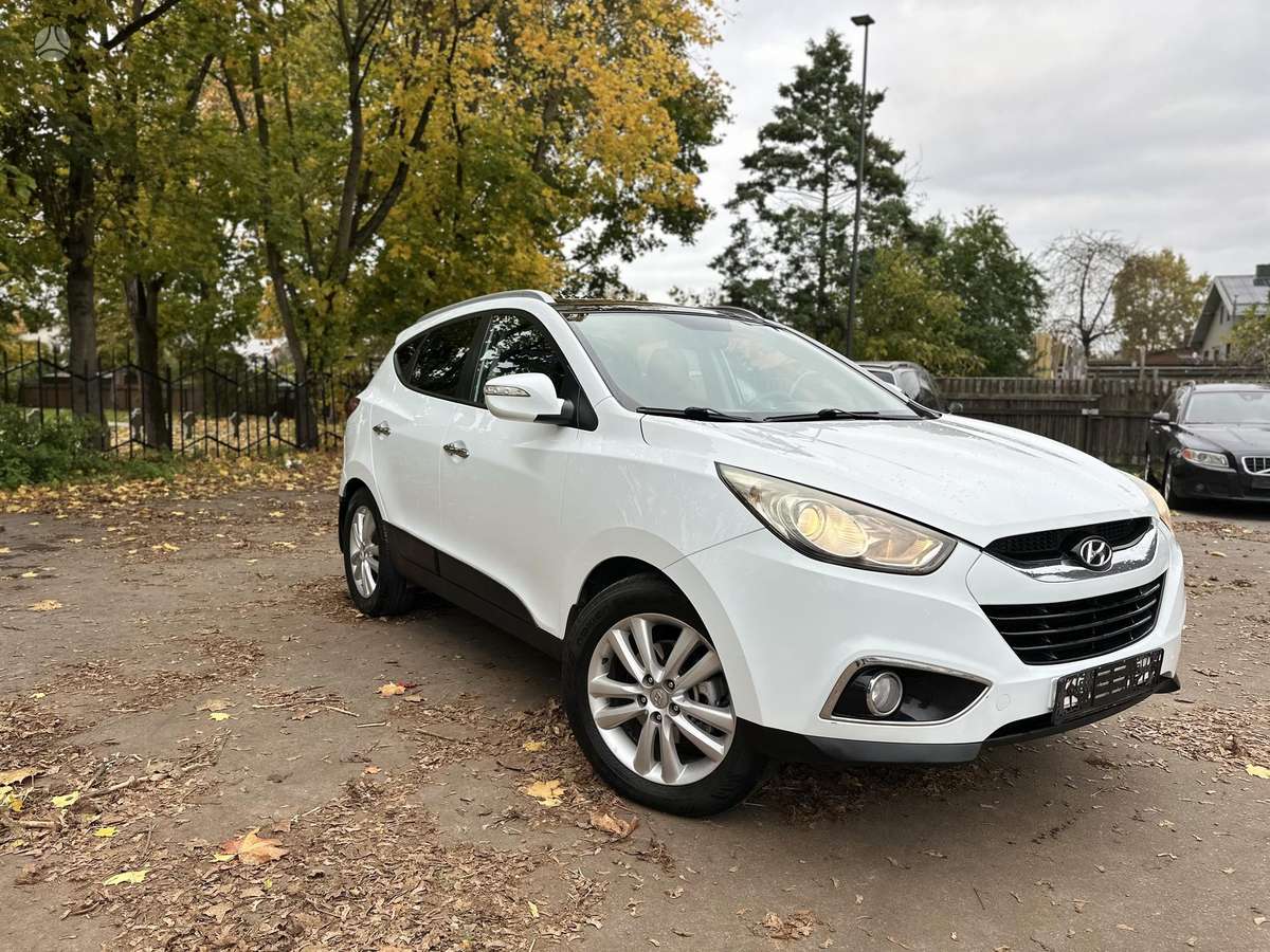 Hyundai ix35 2011 — салон