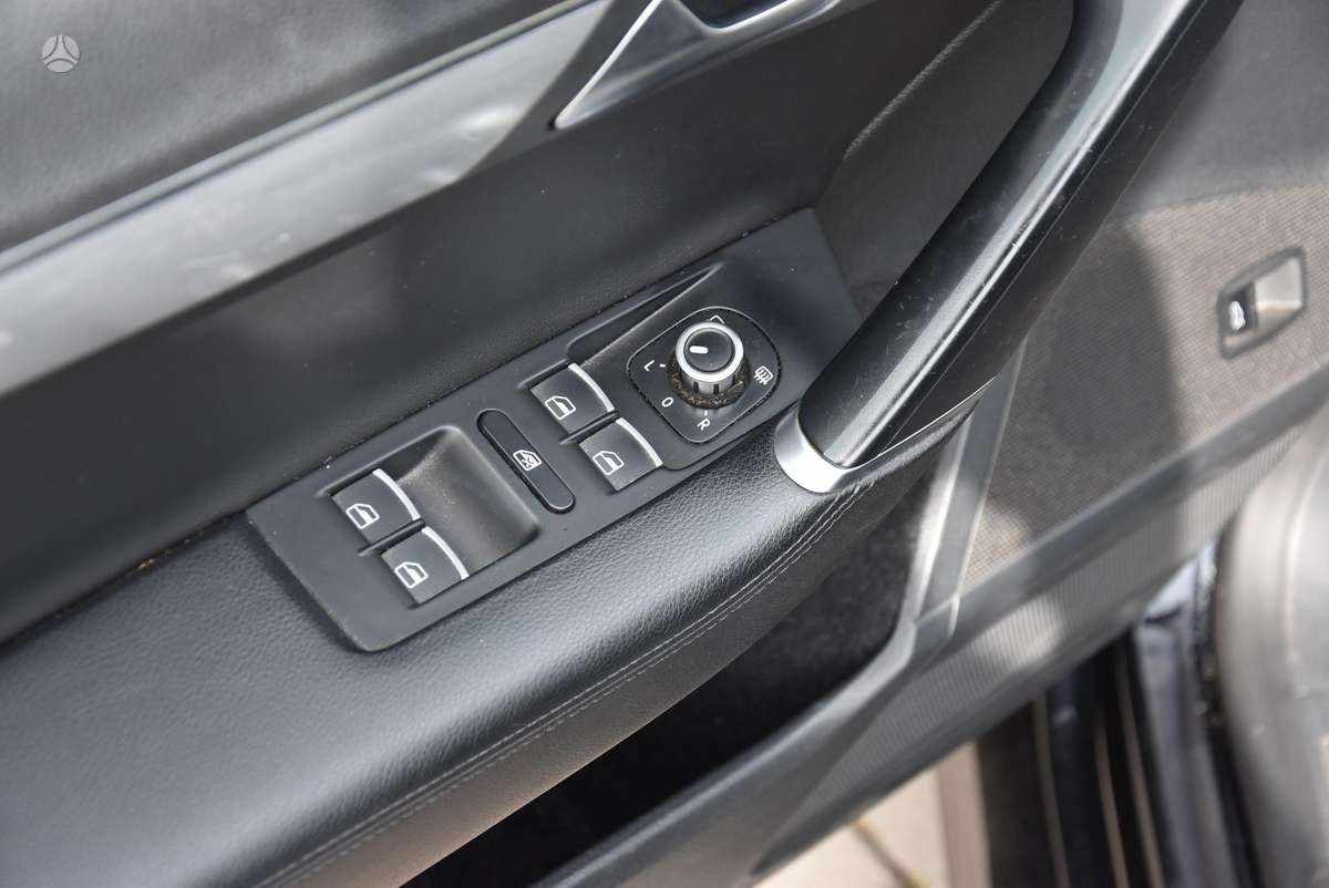 Volkswagen Passat 2012 — photo 10