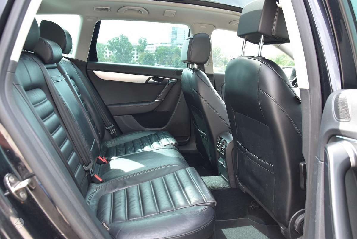 Volkswagen Passat 2012 — photo 12