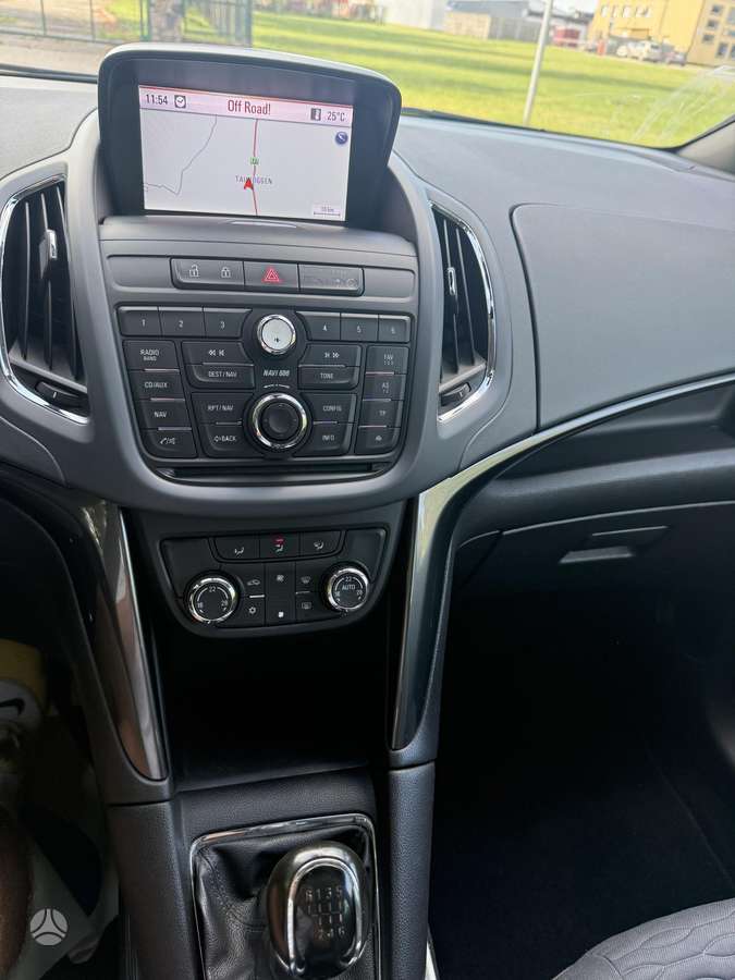 Opel Zafira 2013 — фото 10