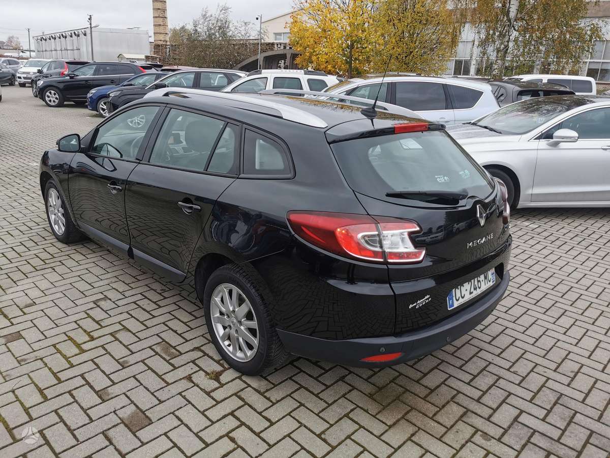 Renault Megane 2012 — engine 1500 cm³, 110 HP (81kW)