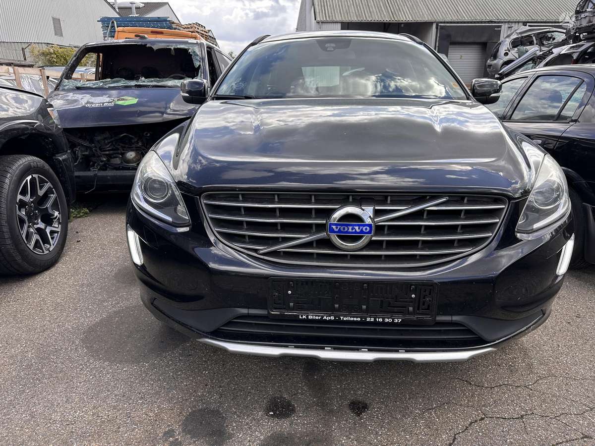 Volvo XC60 2014 — вигляд ззаду