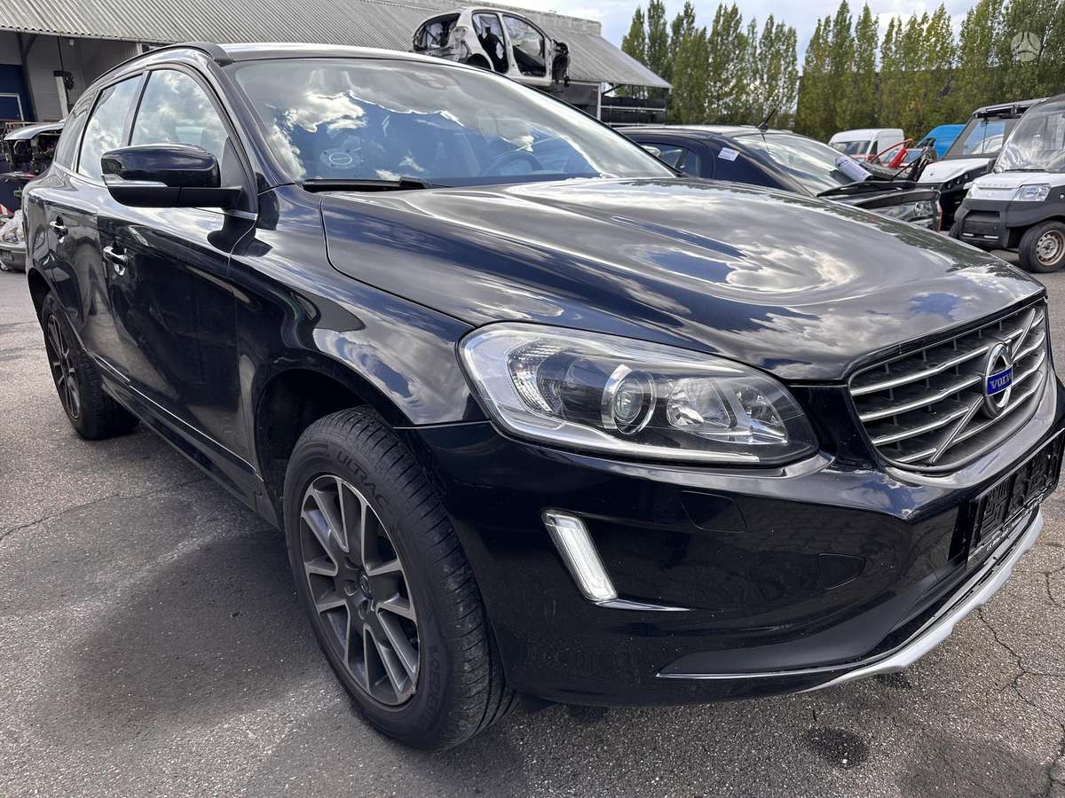 Volvo XC60 2014 — салон