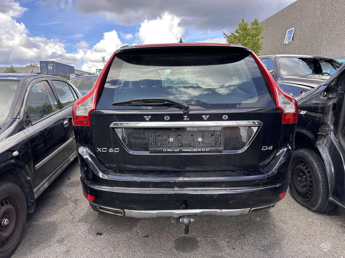 Volvo XC60 2014 — двигун 1984 cm³, 181 HP (133kW)