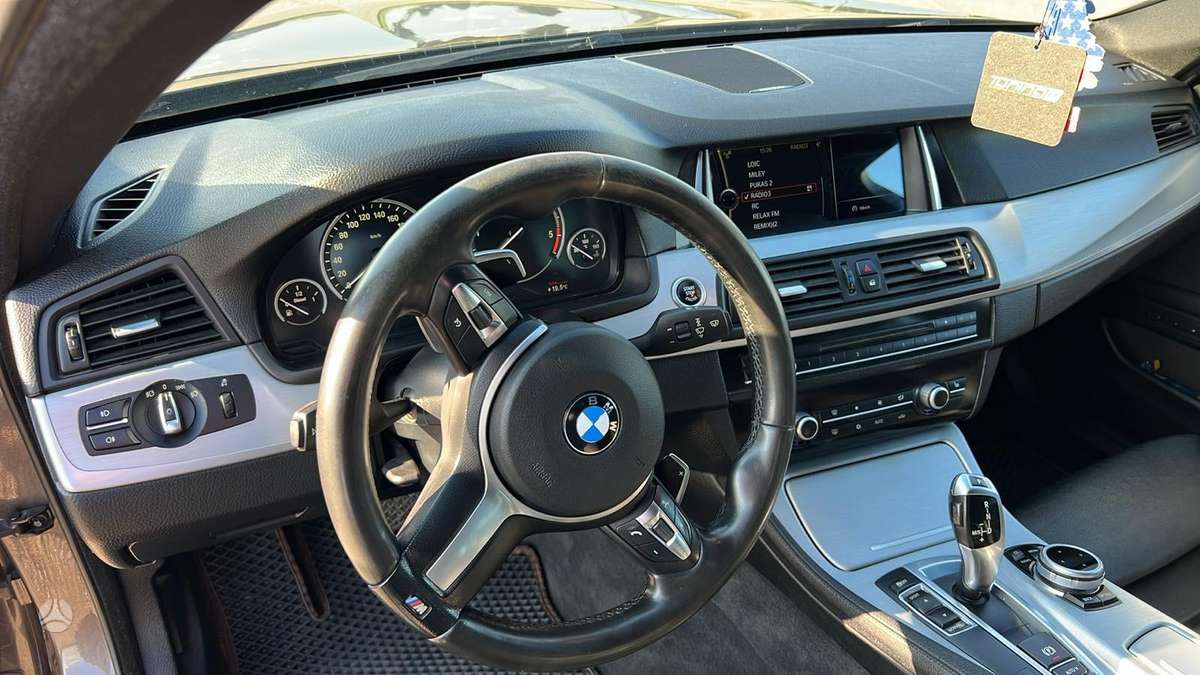 BMW 520 2011 — фото 30