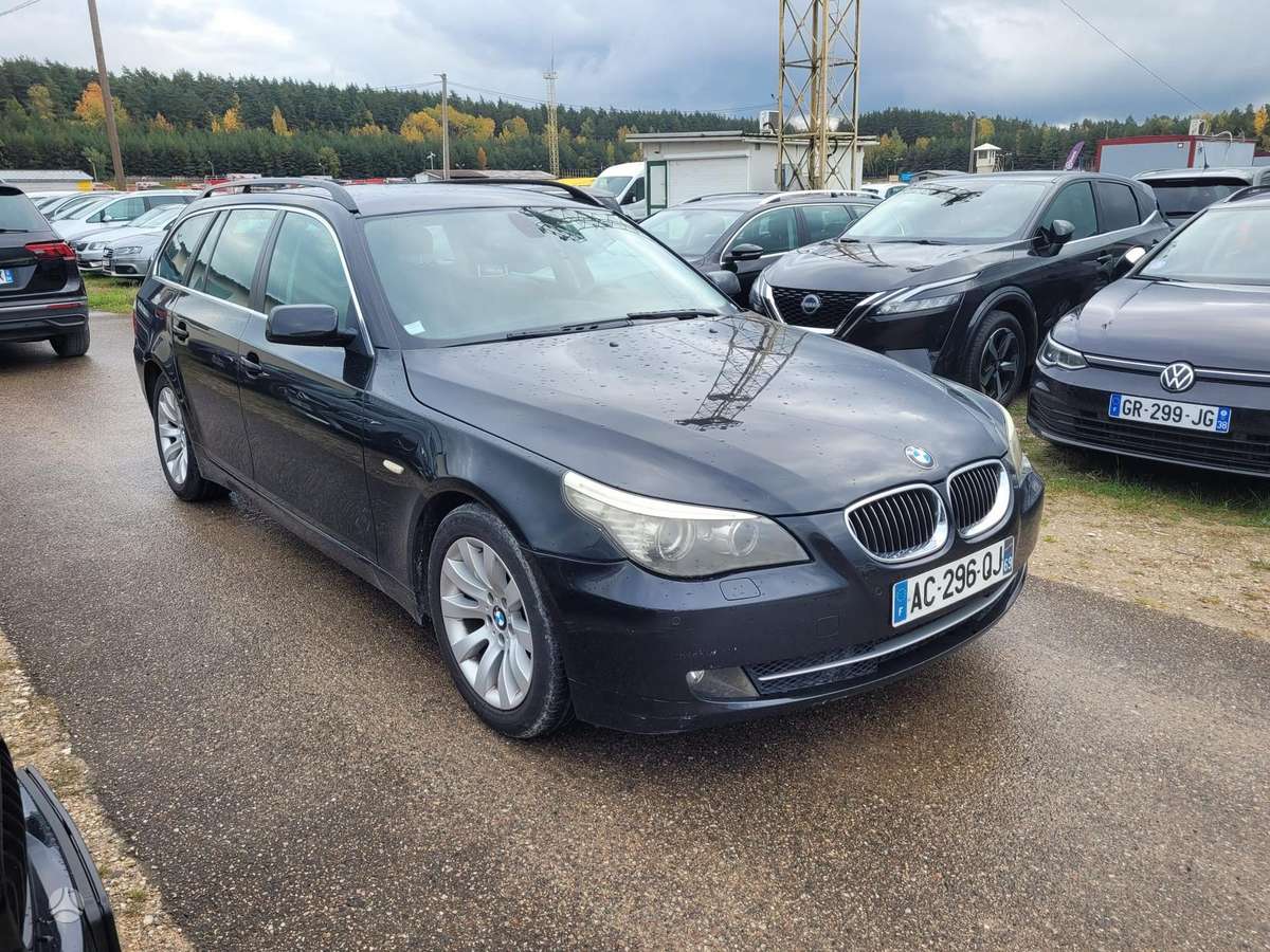 BMW 525 2009 — вигляд ззаду
