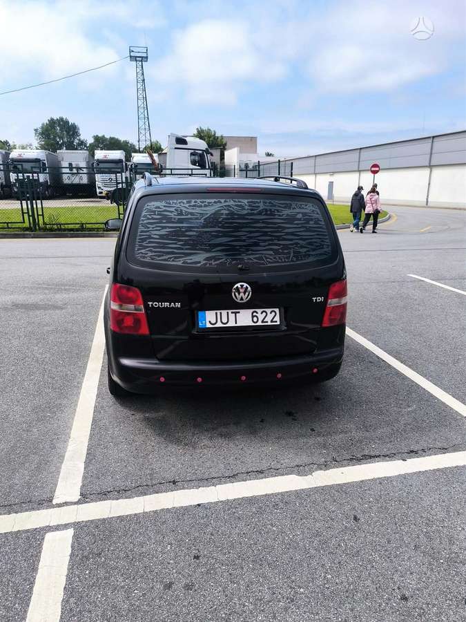 Volkswagen Touran 2004 — engine 1968 cm³, 136 HP (100kW)
