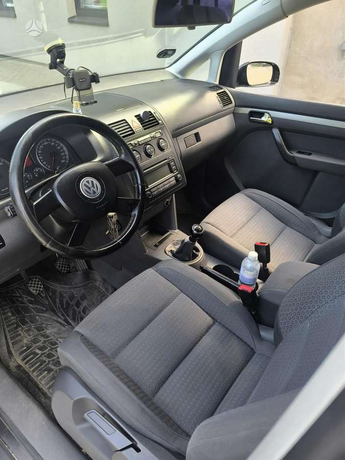 Volkswagen Touran 2004 — photo 5