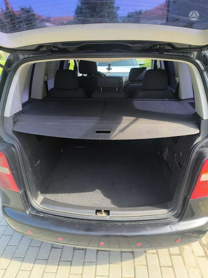 Volkswagen Touran 2004 — photo 6