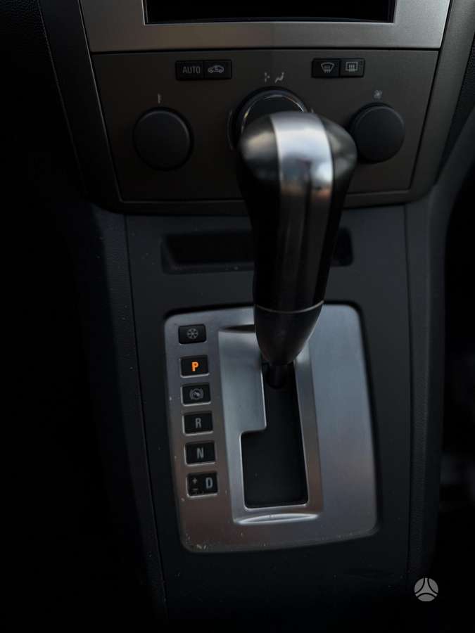 Opel Vectra 2008 — photo 19