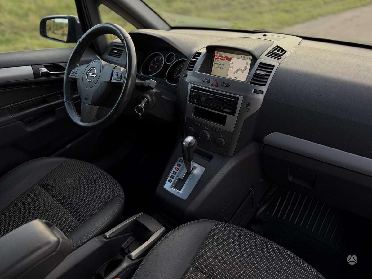 Opel Vectra 2008 — photo 7