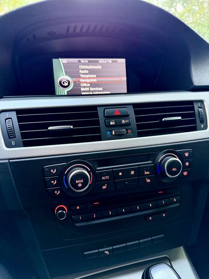 BMW 320 2012 — photo 11