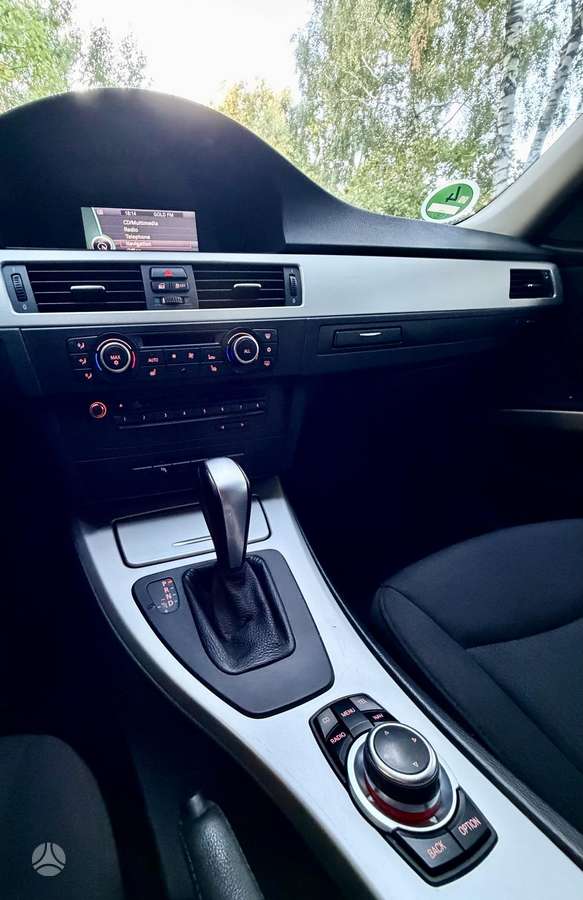 BMW 320 2012 — photo 13