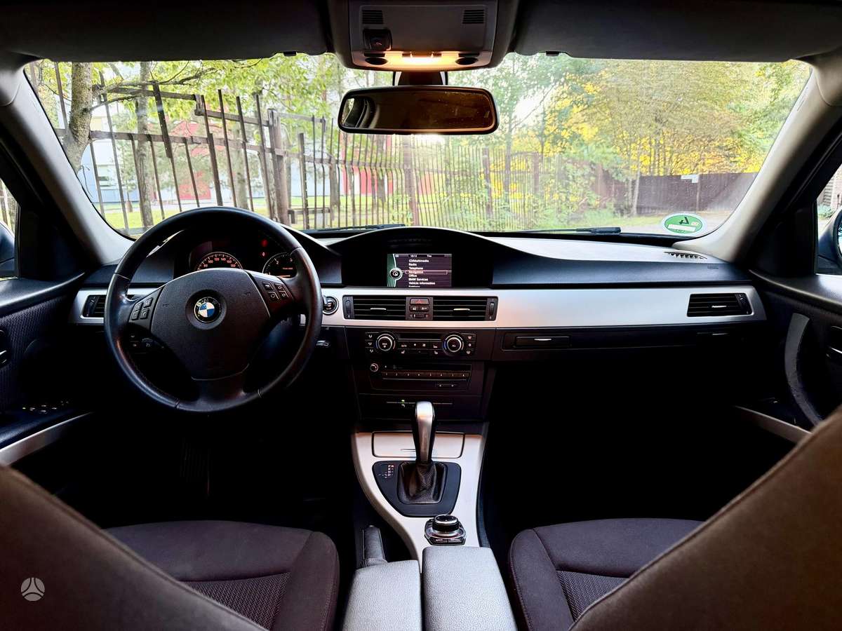 BMW 320 2012 — photo 6