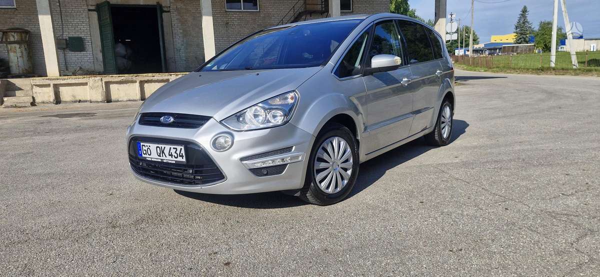 Ford S-MAX 2010 — салон