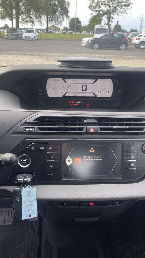 Citroen C4 2015 — фото 11