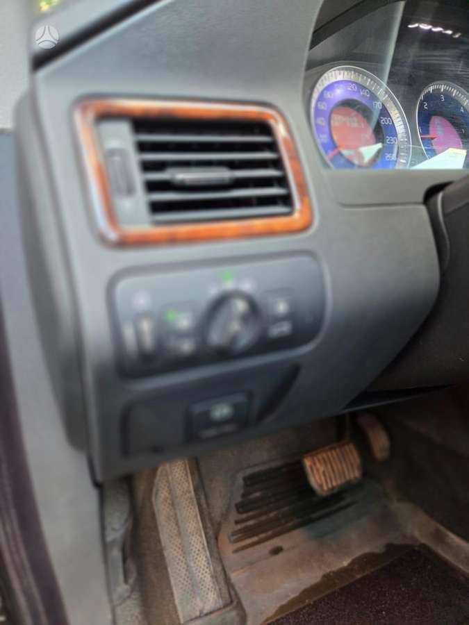 Volvo XC70 2009 — photo 14
