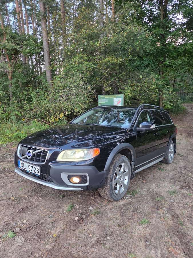 Volvo XC70 2009 — rear view