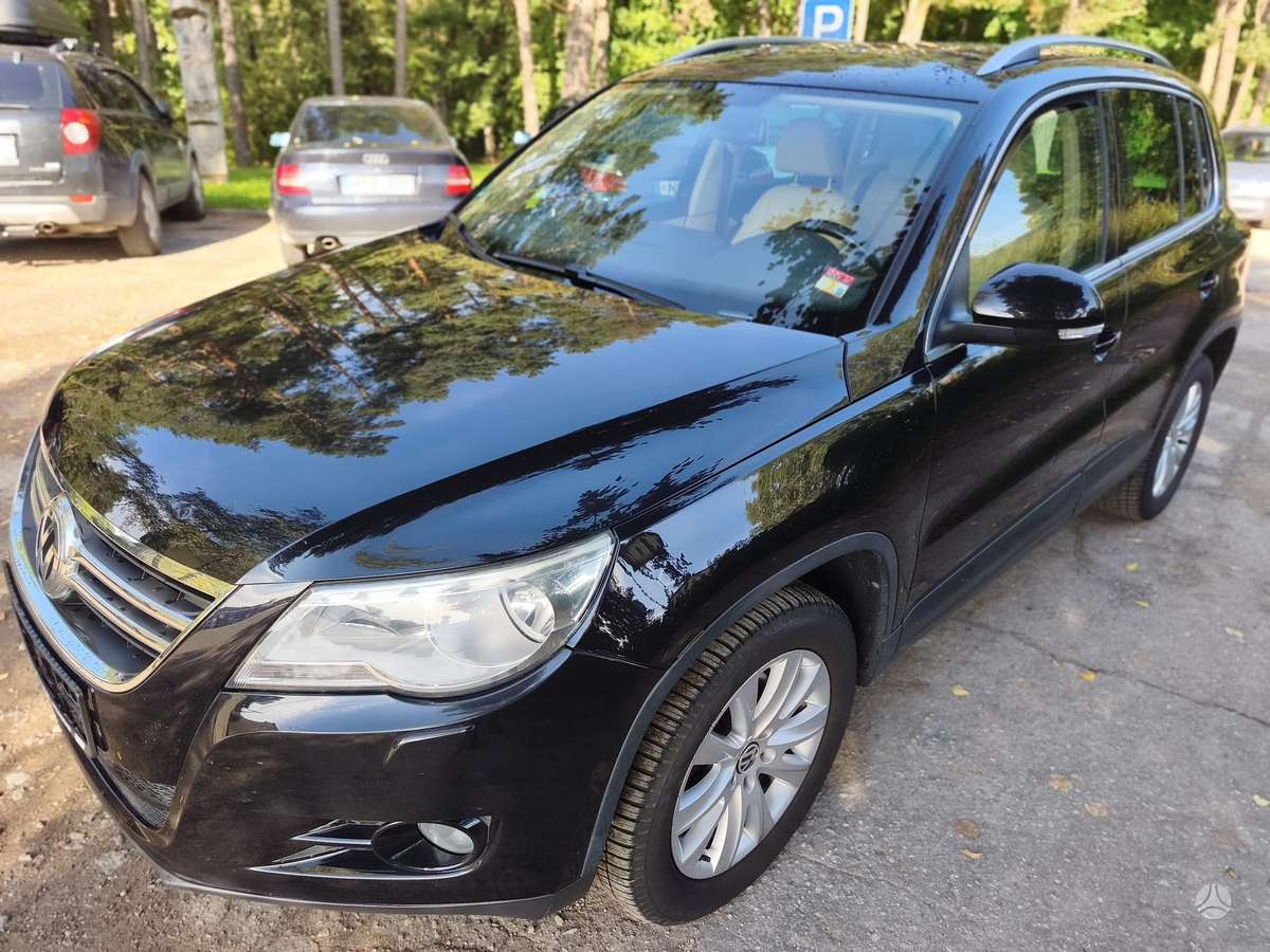 Volkswagen Tiguan 2007 — rear view