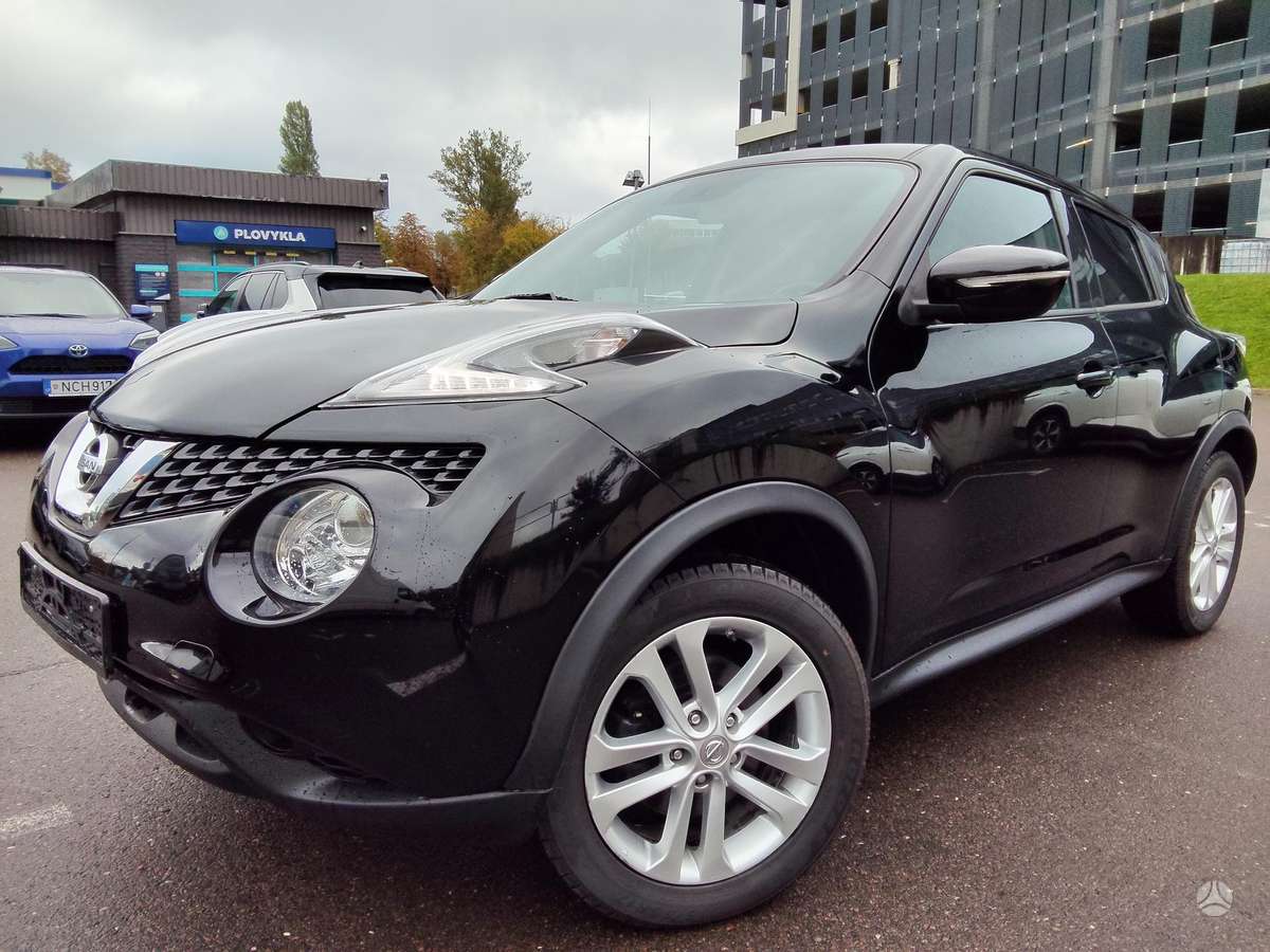 Nissan Juke 2015 — interior