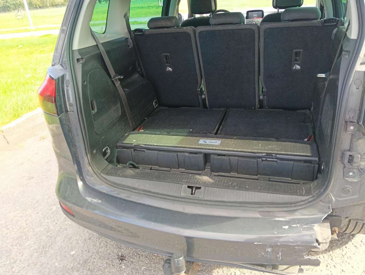 Opel Zafira 2014 — photo 10