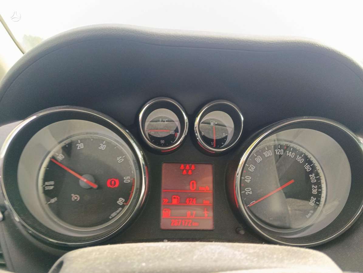 Opel Zafira 2014 — photo 15