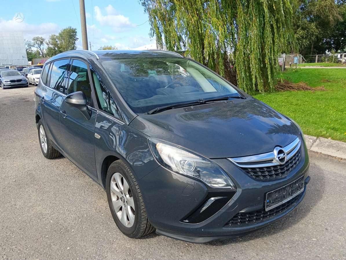 Opel Zafira 2014 — engine 1598 cm³, 136 HP (100kW)