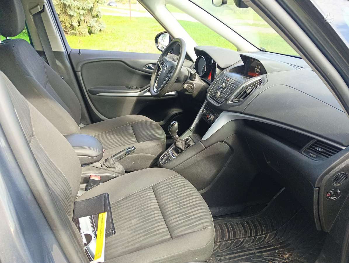 Opel Zafira 2014 — photo 6