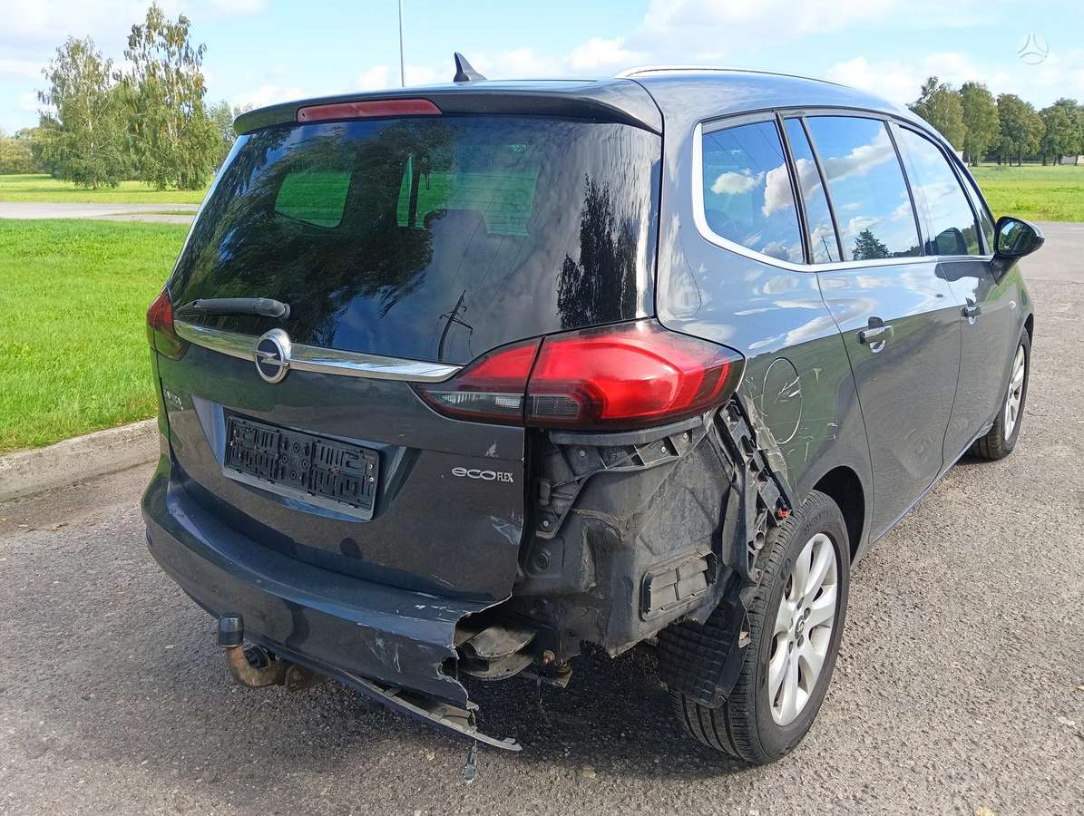 Opel Zafira 2014 — photo 8