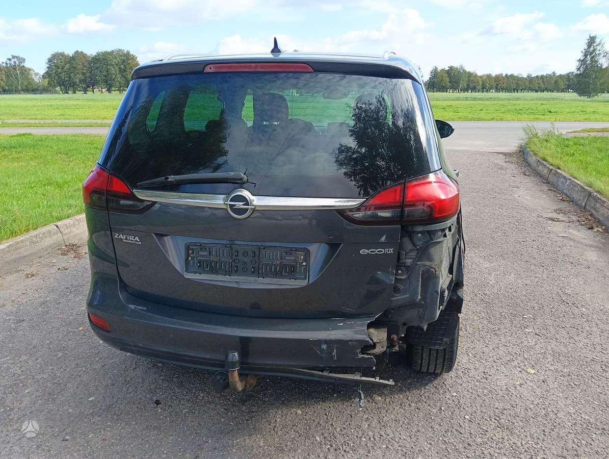 Opel Zafira 2014 — photo 9