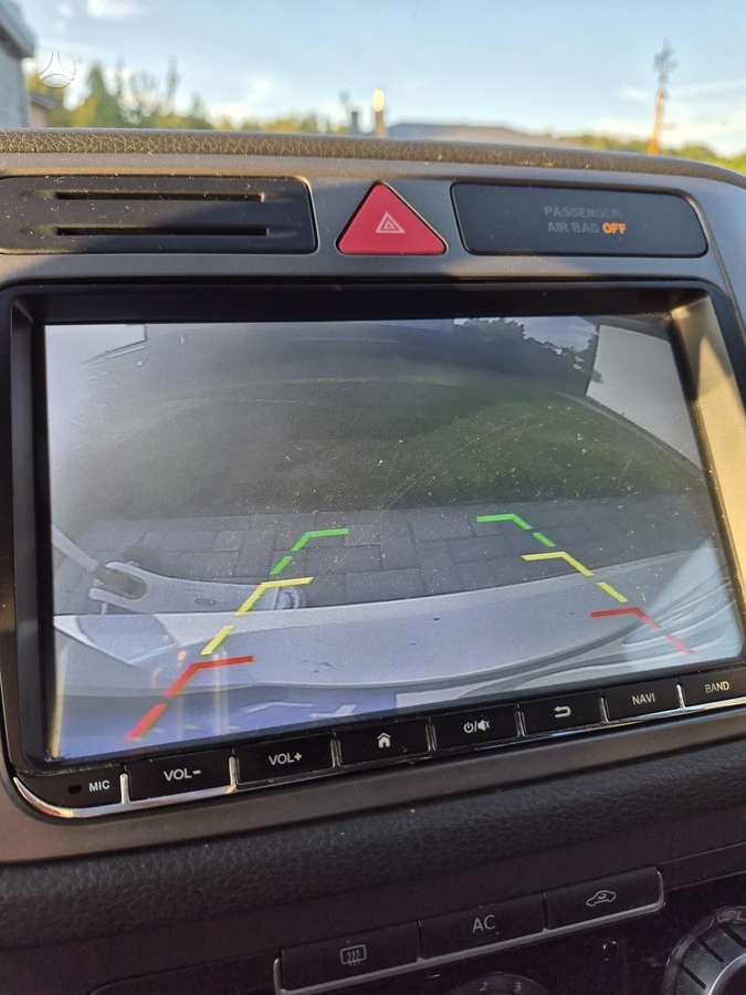 Volkswagen Tiguan 2010 — photo 8