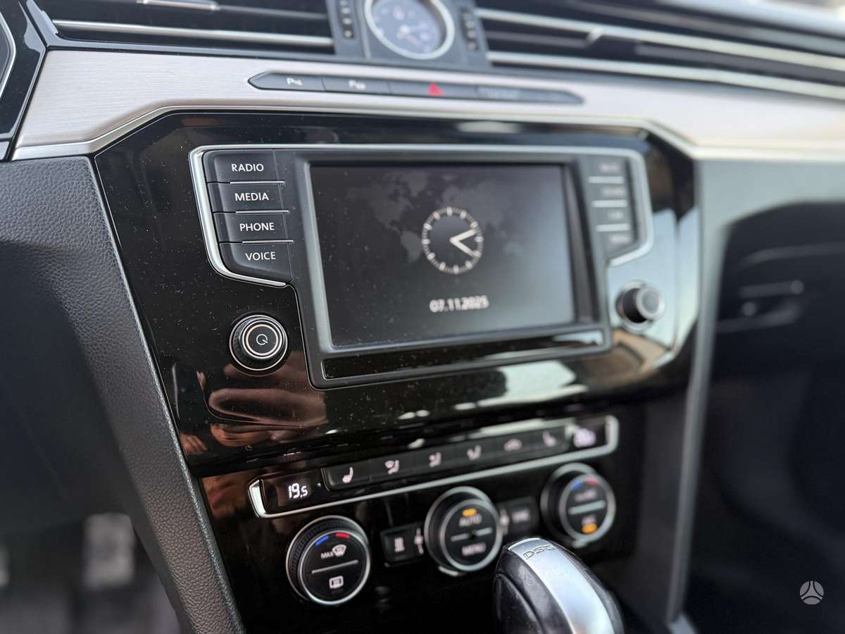 Volkswagen Passat 2015 — фото 14