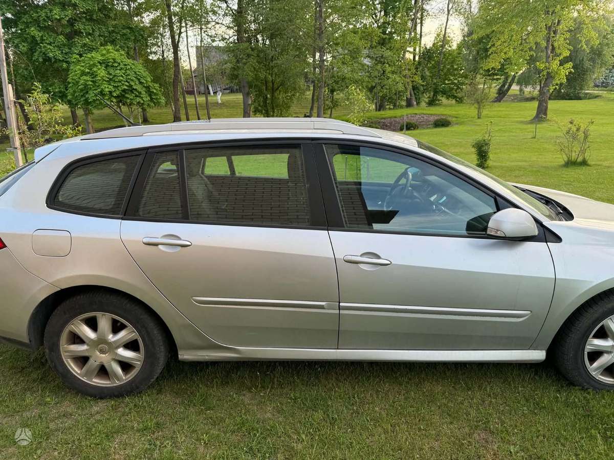 Renault Laguna 2008 — rear view